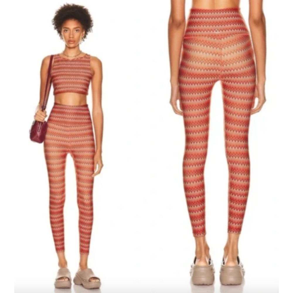 Beyond Yoga High Rise Paprika Chevron print Leggings size Medium, athletic sport